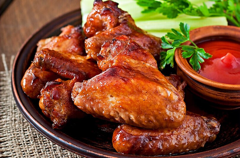 72263053 5 Snacks That Pair Well with Beer